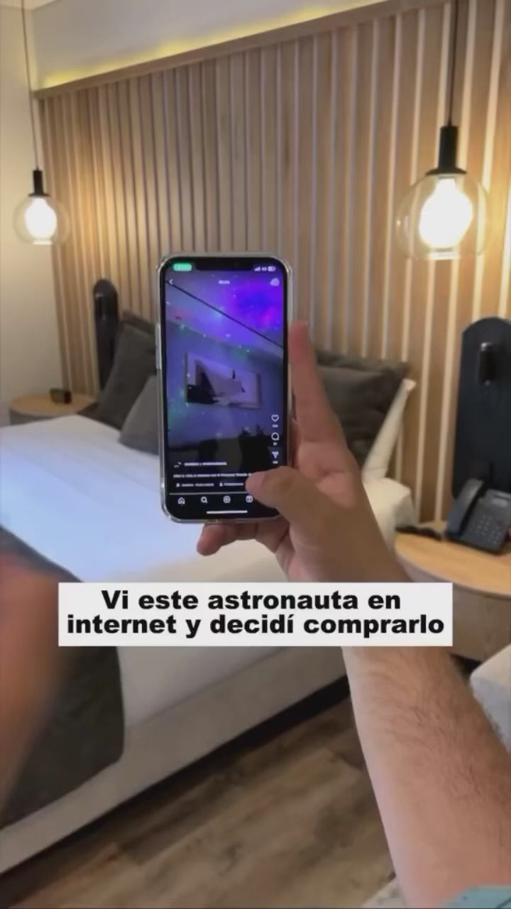 Proyector Nebulosa Astronauta Aurora con Mando a Distancia
